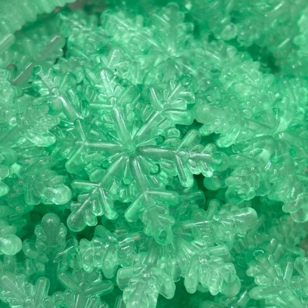 画像1: 夜光4ホールコネクター雪の結晶ビーズ　 幅約40mm 3個 (1)