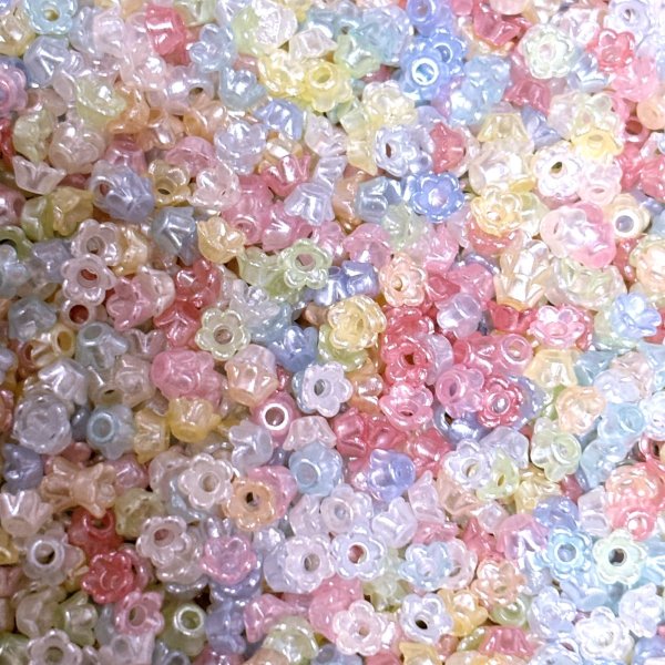 画像1: 特小ミニミニすずらんアクリルビーズ4mm (1)