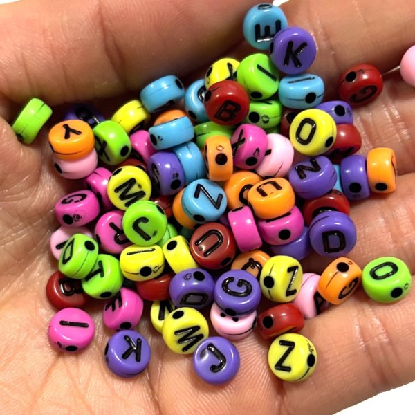 画像1: 刻印ビーズ　黒字アルファベットカラフルmix　量り売り40g (1)