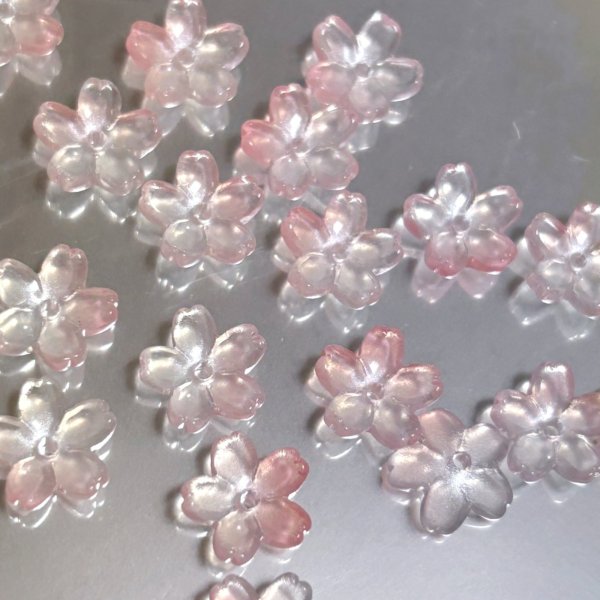 画像7: ガラスミニさくらビーズ　約11mm　量り売り約30個 (7)