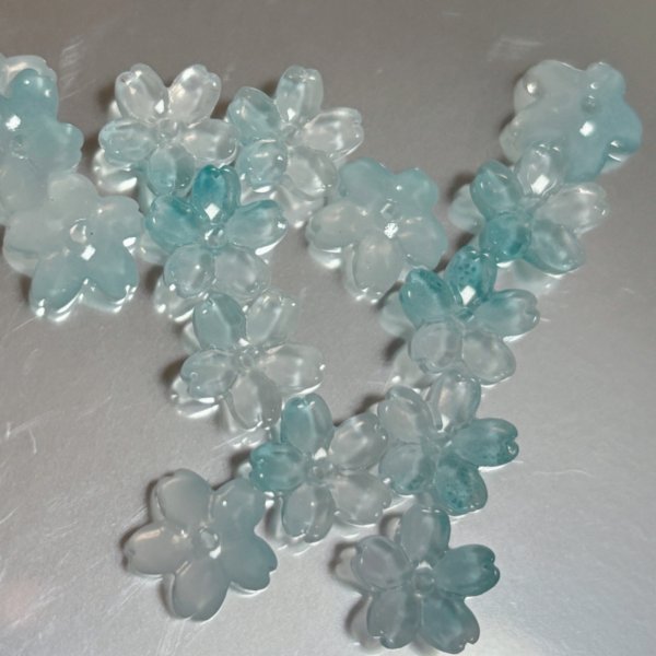 画像4: ガラスミニさくらビーズ　約11mm　量り売り約30個 (4)