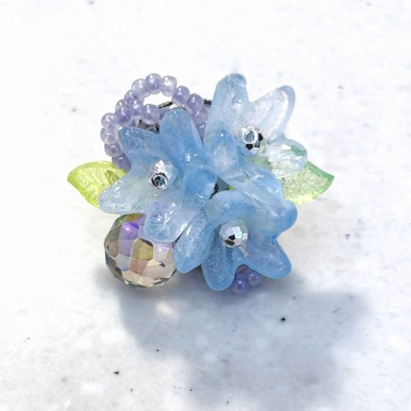 画像1: ガラスリリービーズ　約50個　約10×12mm (1)